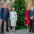 Kongefamilien inviterte til adventsstund i Slottskapellet, og etterpå ble de tradisjonsrike julebildene tatt. Håkon Mosvold Larsen, NTB